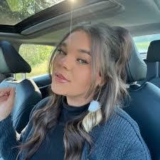 Alexis Mike's Instagram, Twitter & Facebook