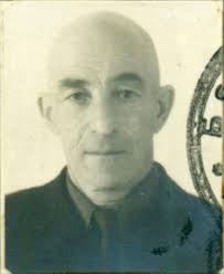 Привет всем участникам группы! Моя фамилия- Париж ( в транскрипциях  различных АВИРов бывшего СССР, из которого основная часть моей фамилии  благополучно выехала в различные страны мира,- Paris, Parij, Pariz, Parizh  при выезде