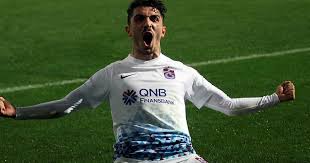 Trabzonspor altyapısında forma giyen 1999 doğumlu orta saha oyuncusu. Abdulkadir Omur Kimdir Abdulkadir Omur Kac Yasinda Aslen Nereli Son Dakika Haberler
