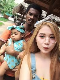 Ini karena bulan memiliki ukuran yang lebih kecil dengan medan magnet yang lemah. Pasangan Bagai Bumi Dan Langit Ini Bikin Geger Netizen Winnetnews Com