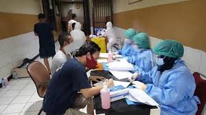 Puluhan Tahanan Polres Metro Jakarta Timur Jalani Pemeriksaan Swab Test Warta Kota
