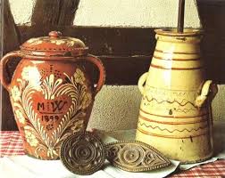 Pot De Creme De Soufflenheim Baratte A Beurre Vernissee De Pfaffenhoffen Et Moule A Beurre En Bois Sculpte Beer Steins Alsace Decorative Jars
