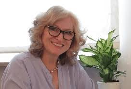 Angelika Lang's Instagram, Twitter & Facebook