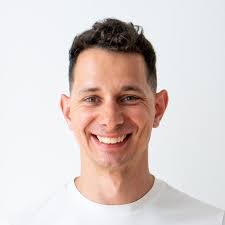 Arpad Toth's Instagram, Twitter & Facebook