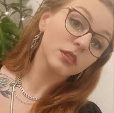 What is the name of a traditional Polish soup made with ham hocks,  potatoes, and apples?