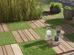 Squares Of Grass With Wood Or Concrete Grama Sintetica Jardinagem Jardim