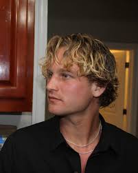 Jo Beam's Instagram, Twitter & Facebook