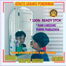 Ada juga meja dengan kaca berbentuk lingkaran atau dengan bentuk ukiran tertentu. Beli Kaca Cermin Rias Kaca Rias Cermin Wastafel Cermin Kamar Mandi Cermin Dinding Cermin Gantung Seetracker Indonesia