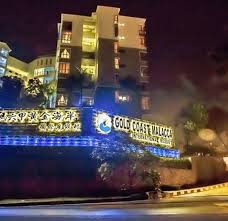 Tapi berbeza dengan bayou lagoon penginapan berkonsep apartment ini pun menarik untuk famili bersantai di melaka sebab ia dilengkapi dengan playground dan mini waterpark untuk. Gold Coast Melaka Home Facebook
