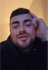 Hilarious Voiceover Moments with 2SecondsSarah