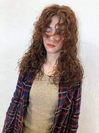 女孩們不能錯過的復古波 超級懶人頭 因為完全不用整理啊 走在尖端的你 嗅到這股復古風了嗎 嬉皮燙