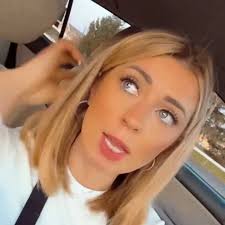 Veronica Abel's Instagram, Twitter & Facebook