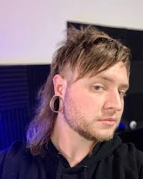 Fresh cut and a great experience! Thank you to @salonyuriy for the amazing  experience! Art is amazing in all forms! * * * #altfashion  #alternativefashion #alternativerock #haircut