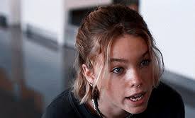 give a little help and spread the Christmas spirit (le royaume enchanté)