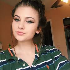 Julia Penton's Instagram, Twitter & Facebook