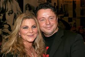 Vdova po petrovi mukovi eva muková 30.06.2010 17:00. Jak Zije Vdova Po Petru Mukovi Nasla Si Praci Ale Stale Se Uci Zit Bez Nej Sedmicka Cz