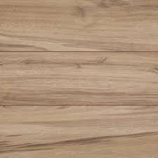 This Beautifully Crafted European Made Laminate Flooring Offers The Ultimate In Style Design And P Oak Laminate Oak Laminate Flooring Maple Laminate Flooring