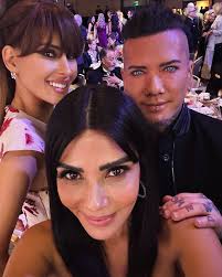 Ringing in the new year with good friends, great food, romance and fun!  Here's to an epic 2025!!! Happy New Year 🎊🎈🎆