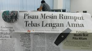 Sangat penting untuk memperhatikan posisi karburator dan tangki oli agar anda tidak menumpahkan oli ke seluruh bagian mesin, rumput, dan diri anda sendiri saat mengangkatnya.1 x sumber tepercaya consumer. Pisau Mesin Babat Maut Anna Bukan Korban Pertama Mata Pisau Potong Rumput Ini Dua Kasus Sebelumnya Serambi Indonesia
