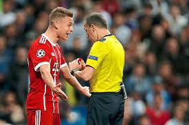 Diese folgen könnte er auf reise und urlaub haben. Fussball Fc Bayern Grosser Kampf Wird Nicht Belohnt Fussball Schwarzwalder Bote