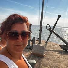 Any suggestions/tecommendations for a boat trip from Sirmione that has  relatively low numbers please? I'm visiting with my mum and we've done the  25 minute trip a couple of times and would