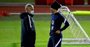 Didier claude deschamps (born 15 october 1968) is a french former professional footballer who has been manager of the france national team since 2012. Touch From Deschamps To Griezmann He Is Shocked And Has To Change
