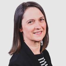 Stay in your vehicle: Tourists still taking risks with Alberta wildlife