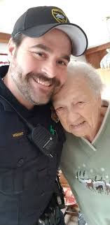 Pewaukee crossing guard, 89, has kept kids safe for nearly 20 years