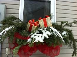 Easily design custom static clings. 40 Awesome Christmas Window Decorations Ideas