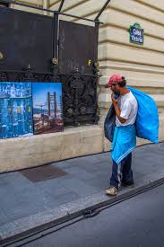 Așa a arătat prima zi de sărbătoare, pe calea victoriei! Instantanee La Pas Pe Calea Victoriei Galerie Foto Europa Fm