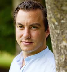 Frederic Jost, バス