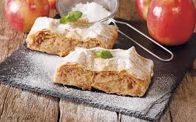 Il salzburger nockerl è il dolce simbolo della citta di salisburgo: Cooking Experience Apple Strudel Salzburger Nockerl