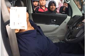 4.3 483 perawan sd didalam mobil. Polisi Dalami Penyebab Kematian Korban Tewas Di Dalam Mobil