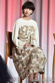 画像9 41 波瑠 w受賞の快挙 プライベートでの素顔は 第46回ベストドレッサー賞 波瑠 ファッション レディース 女性