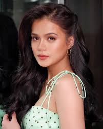 Maris Racal in all-white stunning outfit