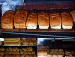 Berbeda dengan roti modern yang punya tekstur lembut dan 'kempes', sidodadi ini tipikal jenis roti yang isinya padat dan bikin kenyang. Resep Rahasia Cara Membuat Roti Bandung Super Lezat Mixer Roti