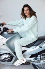 Outside of this, its biggest launches so far have been the yeezy 450 and the bad bunny forum 84. Yeezy Mafia On Twitter Yeezy Foam Runner Landing In 2020