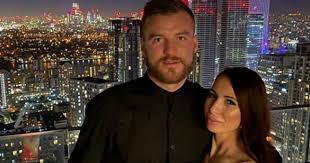 Андре́й никола́евич ярмо́ленко — украинский футболист, атакующий полузащитник английского клуба «вест хэм юнайтед» и сборной украины. Zhena Yarmolenko Trogatelno Pozdravila Futbolista S Dnem Otca Isport Ua