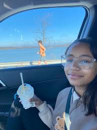 Can someone photoshop my daughter's hand in this photo?