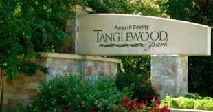 Tanglewood Park Clemmons Nc The Perfect Place For A Picnic And Paddle Boats Nice Place For A Wedding Too Clemmons Park Hiking Places