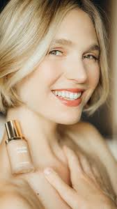 ELLE Belgium meets @emma_moortgat to uncover the magic behind Phyto-Teint  Perfection ✨, Its natural matte finish leaves skin looking unified, healthy  and smoother and its coverage can be built up to ...