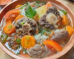 Caranya cukup mudah sekali, gorenglah terlebih dahulu cabe, bawang, dan tomat sampai layu. Resep Sop Buntut Sengkel Cocok Disantap Saat Cuaca Dingin Okezone Lifestyle