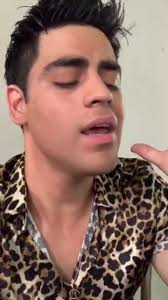 📣📣 Nuevo COVER ‼️‼️ Si tu te vas..., Existen personas que llegan a tu  vida y cambian tu mundo y cuando deciden irse sientes que no podras seguir  viviendo, asi... asi es el Amor ❤️🎶💔 #CamiloSesto