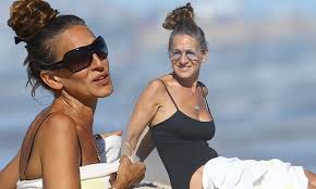 Sarah jessica parker (born march 25, 1965) is an american actress and producer. Sarah Jessica Parker 55 Shows Off Her Tan With Husband Matthew Broderick 58 In The Hamptons Daily Mail Online