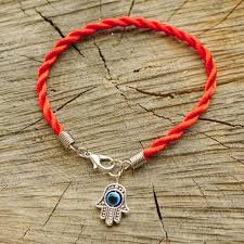 как правильно завязать красную нить на левом запястье видео Zachem Nosyat Krasnuyu Nit Na Zapyaste Lisa Ru