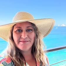 Are there any real discounts for Excellence Playa Mujeres in April?