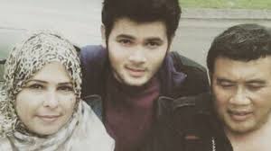 Umur 31 tahun) adalah penyanyi dangdut dan aktor berkebangsaan indonesia. Ini Campur Tangan Rhoma Irama Dalam Hidup Keartisan Ridho Rhoma Tribunnews Com Mobile