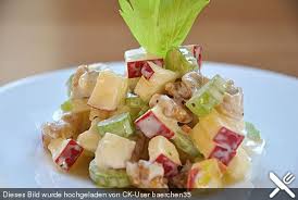 Apfelsalat Mit Staudensellerie Von Wiktorija Chefkoch Rezept Apfelsalat Staudensellerie Rezepte