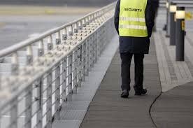 Security g the main duties and responsibilities of security guards are to watch and patrol area. Security Resume Objective Examples Monster Com