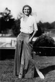 Whereas In The 1920s Casual Clothes While Made In Different Materials Had Been Shaped The Same As Formal Styles The 1930 1920s Fashion Fashion 1930s Fashion